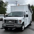 2013 Ford Econoline E450 Super Duty Service Box Truck thumbnail image 4