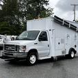 2013 Ford Econoline E450 Super Duty Service Box Truck thumbnail image 5