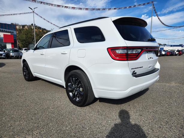 2023 Dodge Durango SXT Plus | Blacktop Package | Third Row Seating | Power Sunro image 4