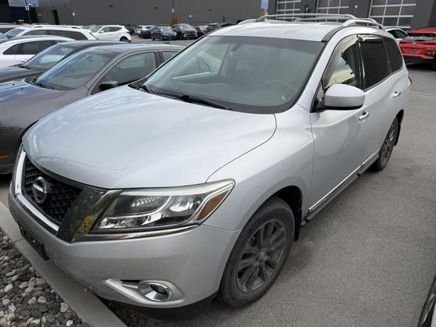 2013 Nissan Pathfinder SL image 2