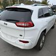 2017 Jeep Cherokee Overland thumbnail image 4