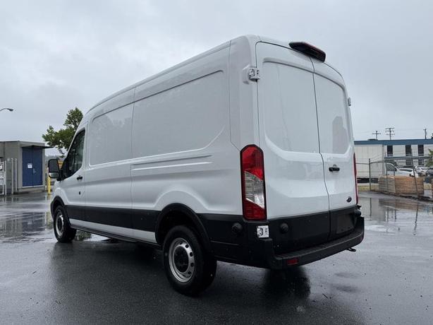 2022 Ford Transit 250 Cargo Van image 7