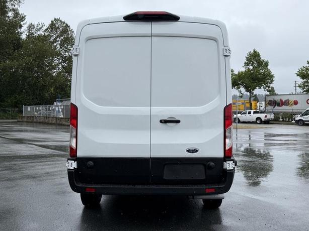 2022 Ford Transit 250 Cargo Van image 8