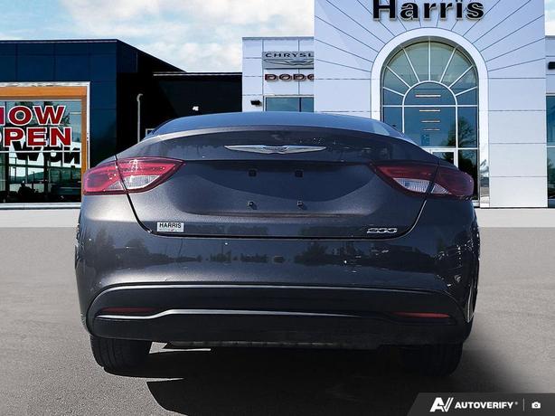 2016 Chrysler 200 4dr Sdn LX FWD | Keyless Entry | Cruise Control! image 5