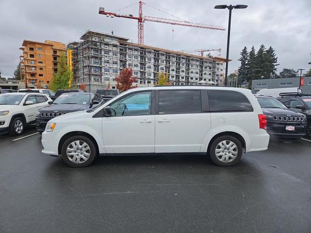 2018 Dodge Grand Caravan SXT | Stow ?n Go Seating | Cruise Control! image 3