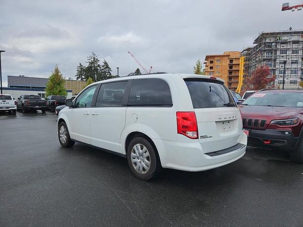 2018 Dodge Grand Caravan SXT | Stow ?n Go Seating | Cruise Control! image 4