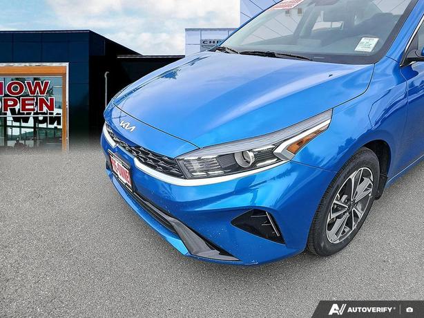 2023 Kia Forte GT-Line IVT | Keyless Start | Back-Up Camera! image 8