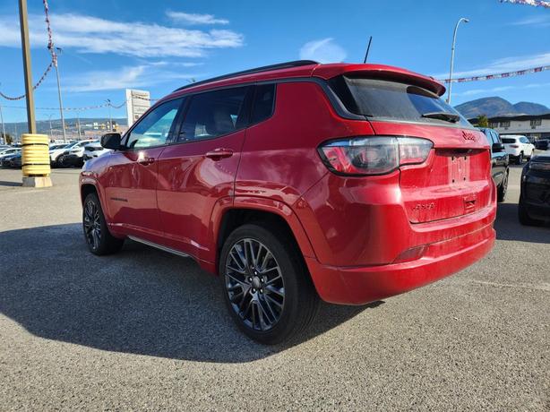 2022 Jeep Compass Red Edition | Premium Alpine Speaker System | Panoramic Sunroo image 4