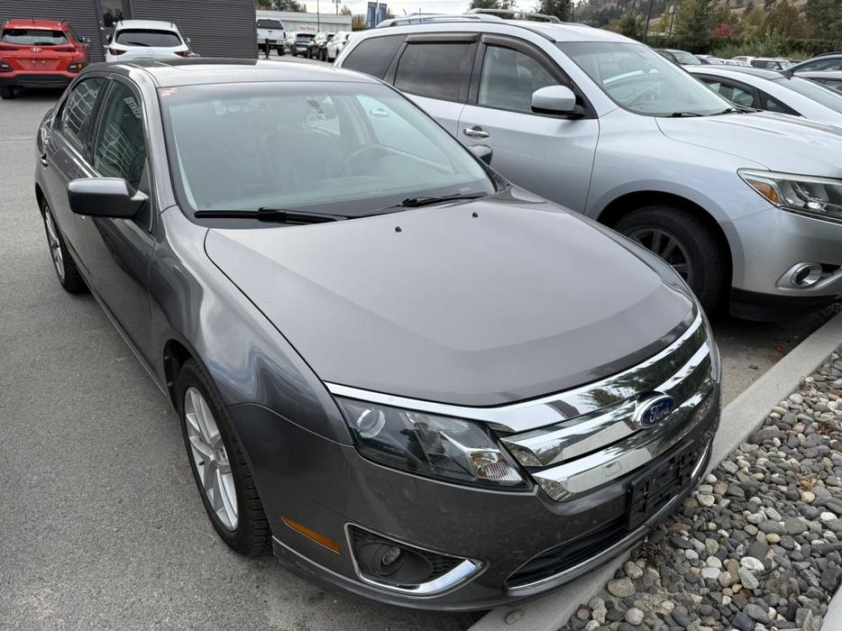 2011 Ford Fusion SEL display photo