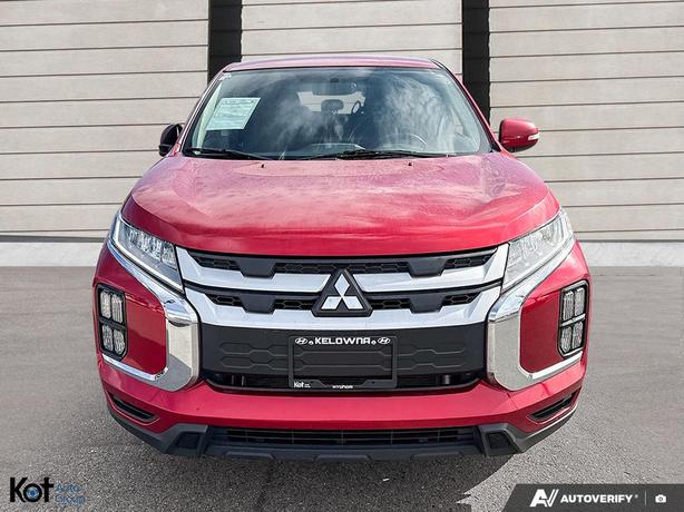 2021 Mitsubishi RVR SE image 2
