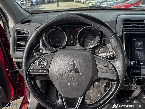 2021 Mitsubishi RVR SE image 7