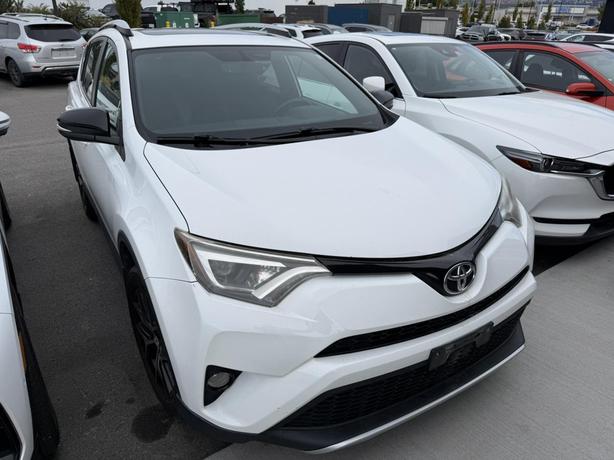 2016 Toyota RAV4 SE image 1