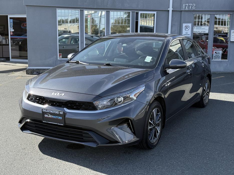 2023 Kia Forte Heated steering wheel & Leather Shift Knob display photo