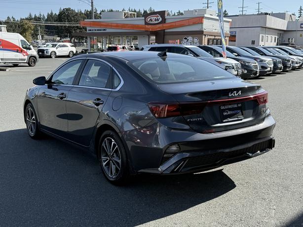 2023 Kia Forte Heated steering wheel & Leather Shift Knob image 8