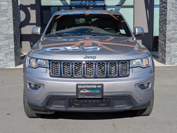 2018 Jeep Grand Cherokee Laredo - 4x4, Dual Zone Climate, Bluetooth image 3