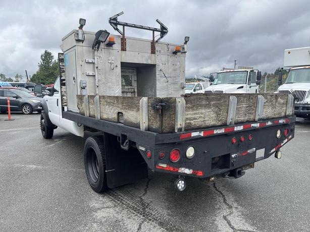 2007 Ford F-450 SD Crew Cab 10 Foot Flat Deck 4WD Diesel image 3