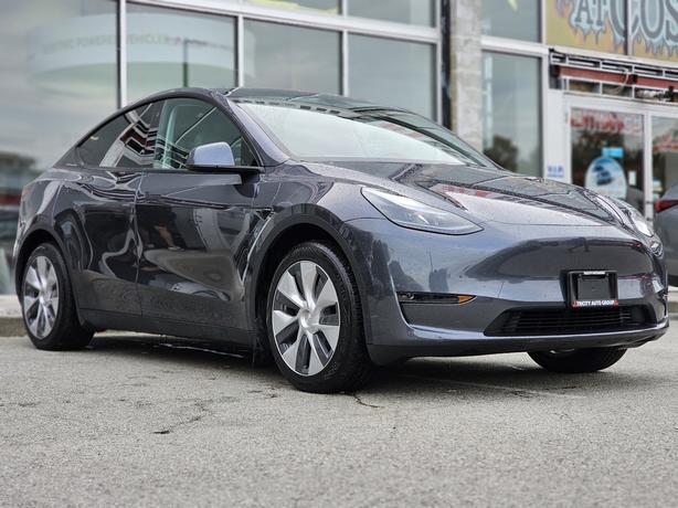 2023 Tesla Model Y image 3