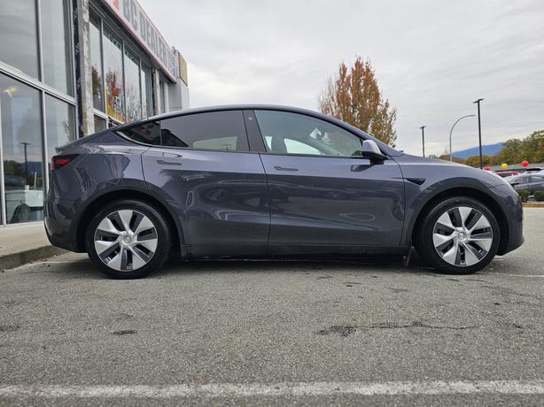 2023 Tesla Model Y image 4
