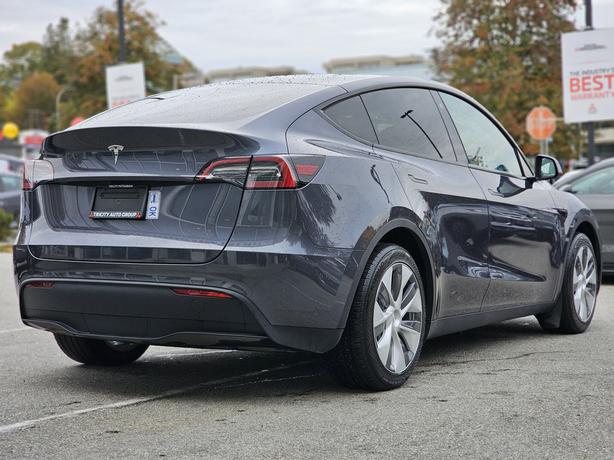 2023 Tesla Model Y image 5