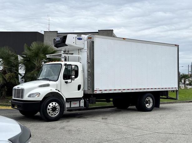 2018 Freightliner M2 106 22 Foot Cummins Reefer Cube Van image 5