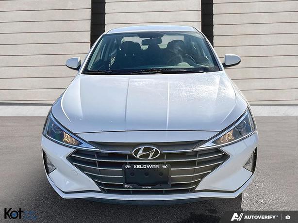 2019 Hyundai Elantra Essential image 2