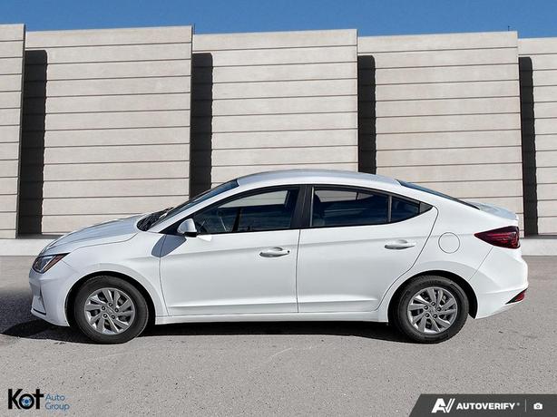 2019 Hyundai Elantra Essential image 3