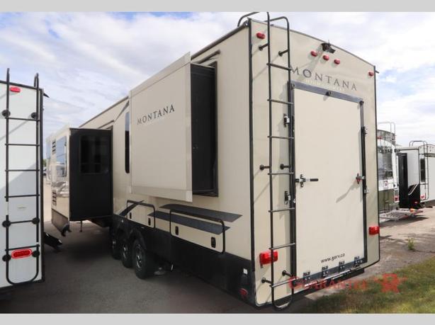 Used 2019 Keystone RV Montana High Country 380TH image 4