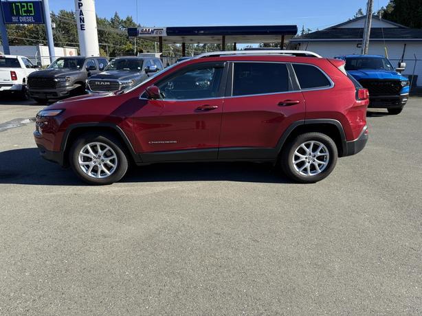 2016 Jeep Cherokee Latitude image 2