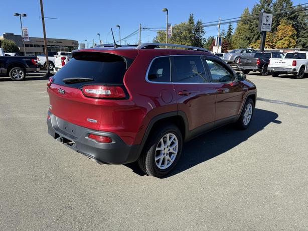 2016 Jeep Cherokee Latitude image 5