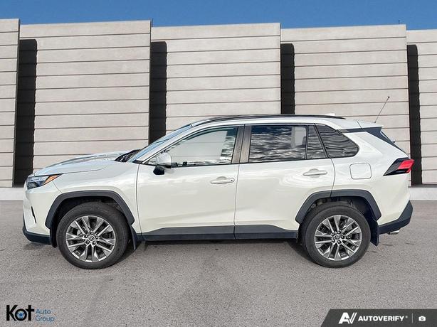 2022 Toyota RAV4 XLE image 3