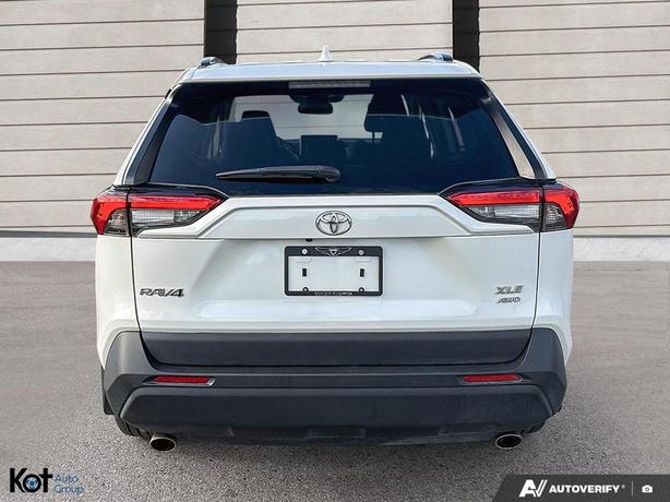 2022 Toyota RAV4 XLE image 5