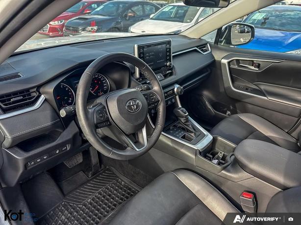 2022 Toyota RAV4 XLE image 6