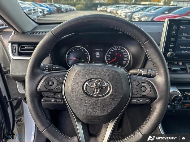 2022 Toyota RAV4 XLE image 7