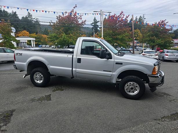 2001 Ford  Super Duty F-350 SRW XL image 2