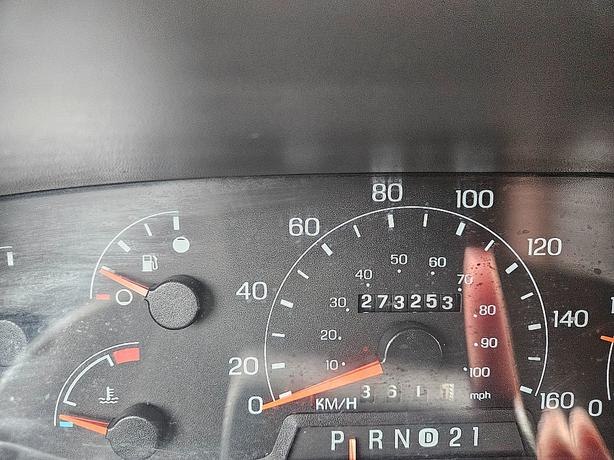 2001 Ford  Super Duty F-350 SRW XL image 6