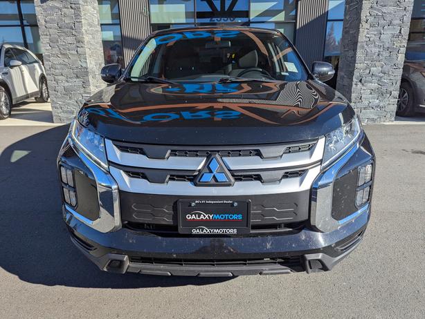 2022 Mitsubishi RVR SE - No Accidents, 4x4, Heated Seats image 3