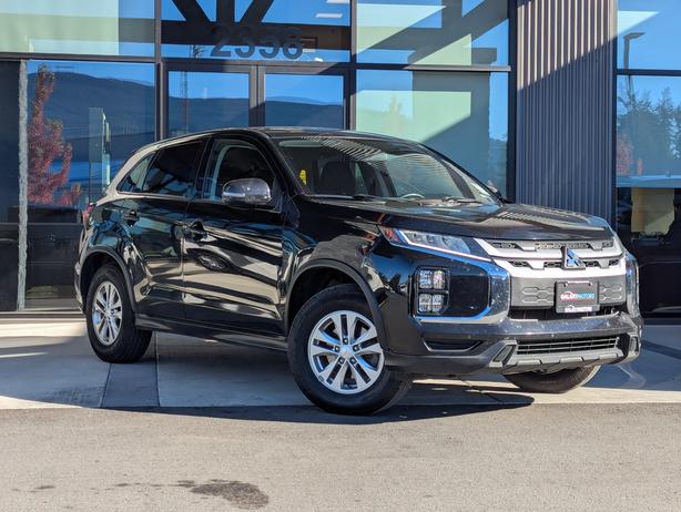 2022 Mitsubishi RVR SE - No Accidents, 4x4, Heated Seats image 4
