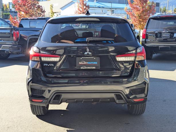 2022 Mitsubishi RVR SE - No Accidents, 4x4, Heated Seats image 7