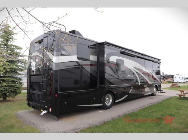 Used 2019 Thor Motor Coach Aria 3901 image 4