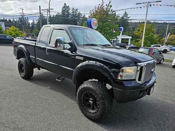 2006 Ford  Super Duty F-250 XLT image 1