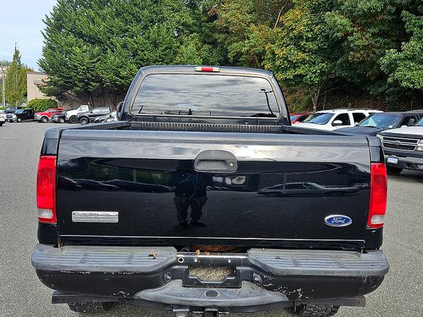 2006 Ford  Super Duty F-250 XLT image 5