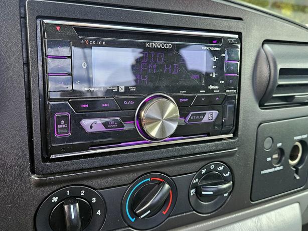 2006 Ford  Super Duty F-250 XLT image 7