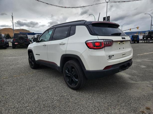 2019 Jeep Compass Altitude | Power Liftgate | Panoramic Sunroof | Trailer Tow Pa image 4