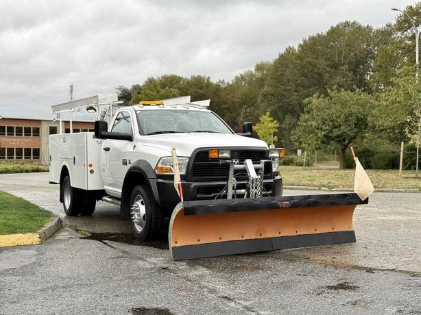2012 Dodge Ram 4500 4X4 Diesel Service Truck with Plow and Lift Gate image 2