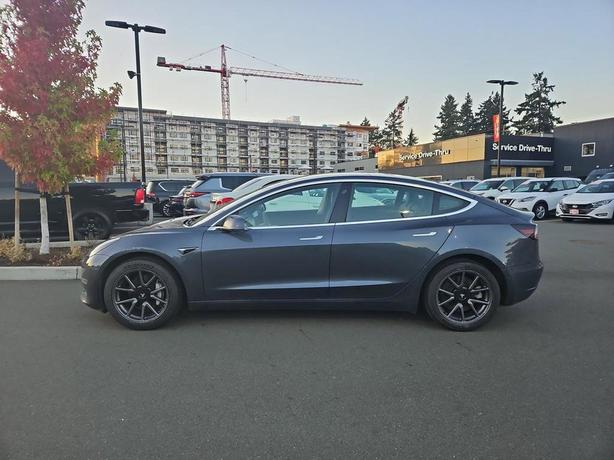 2019 Tesla Model 3 Standard Range Plus | Autopilot! image 3