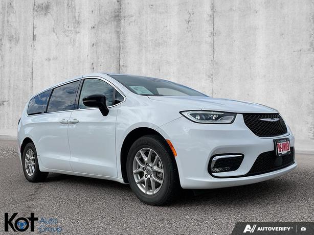 2024 Chrysler Pacifica Touring-L | Power Sliding Doors | Remote Start | Heated S image 3