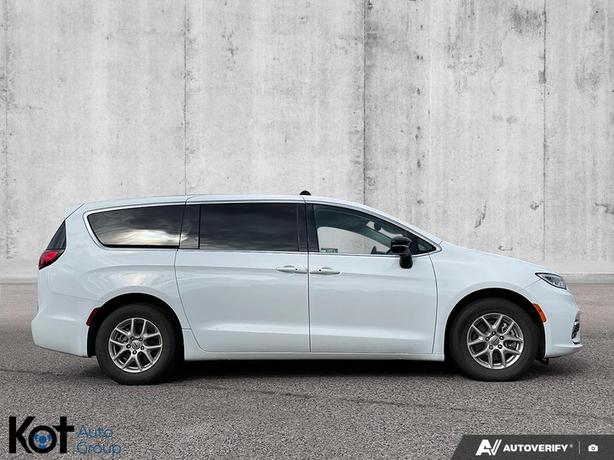 2024 Chrysler Pacifica Touring-L | Power Sliding Doors | Remote Start | Heated S image 4