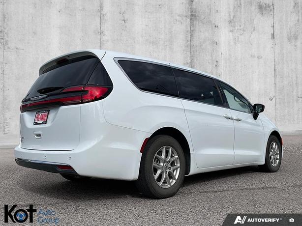 2024 Chrysler Pacifica Touring-L | Power Sliding Doors | Remote Start | Heated S image 5