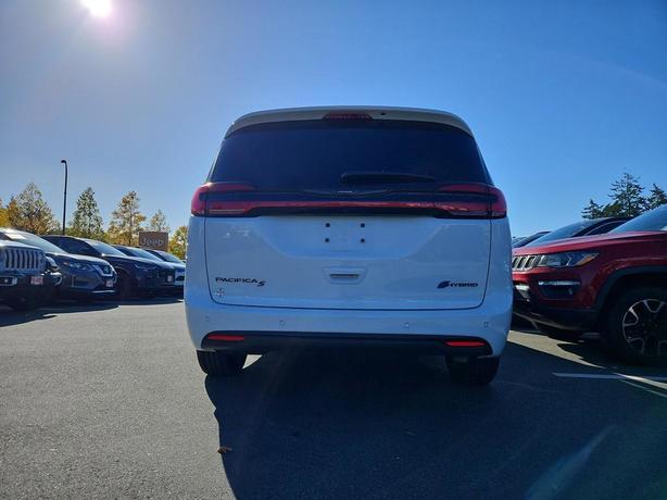 2024 Chrysler Pacifica Hybrid Premium S Appearance | No Reported Accidents | One image 5