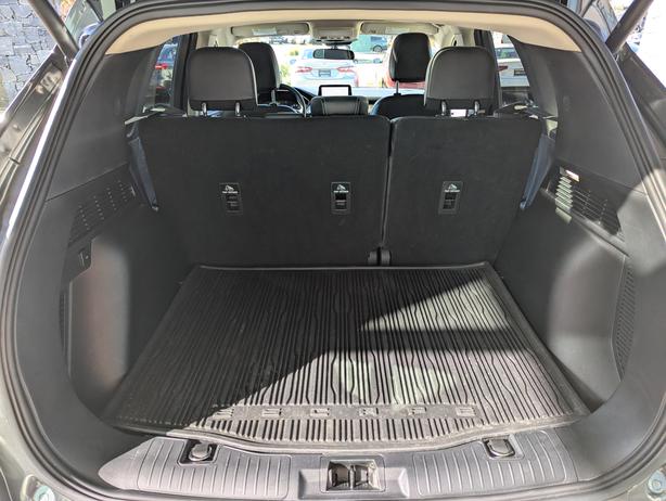 2020 Ford Escape SEL - No Accidents, AWD, Heated Seats, Sunroof image 8